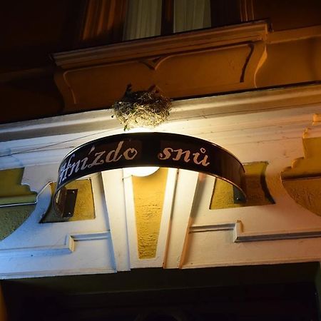 Hnizdo Snu Hotel Hradec Kralove Luaran gambar