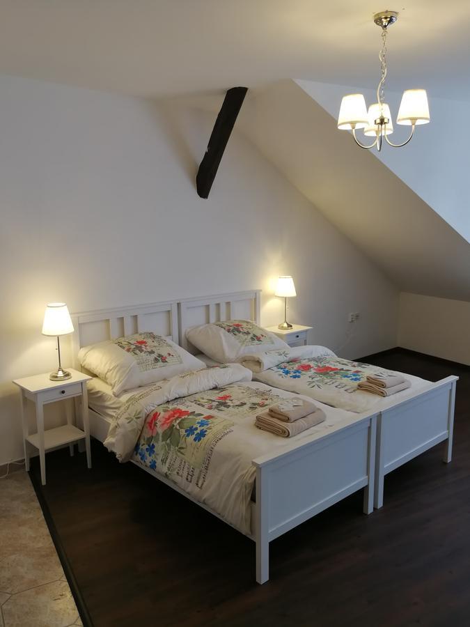 Hnizdo Snu Hotel Hradec Kralove Luaran gambar